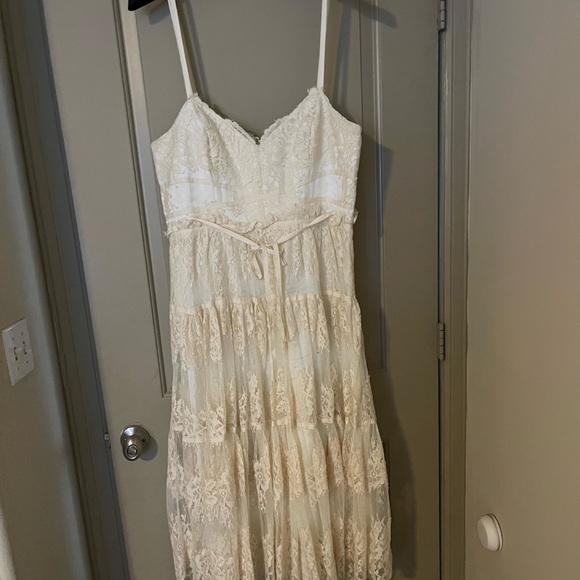 cinq a sept Gardenia Lace Dress in Cream - Picture 5 of 5